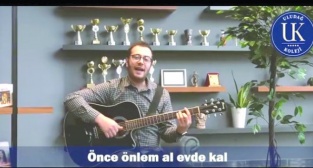 Uludağ Koleji’nden müzikli ‘Evde Kal’ çağrısı