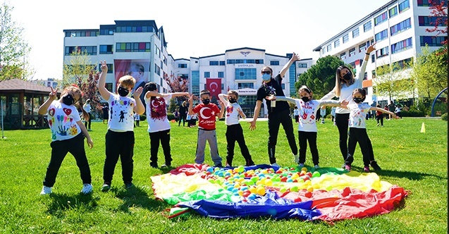 Atatürk çocuklarının bayram mutluluğu